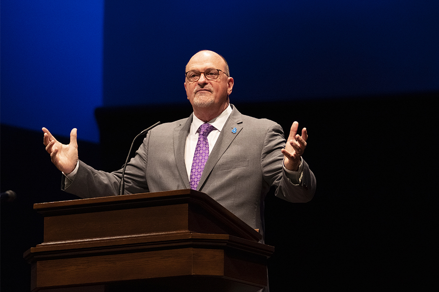 Hammond encourages ministry leaders that faithfulness leads to opportunities in chapel message